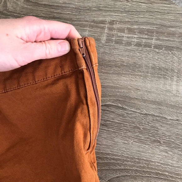 H&M Rust Coloured Skinny Pants w/ Zipper - Picture 4 of 6